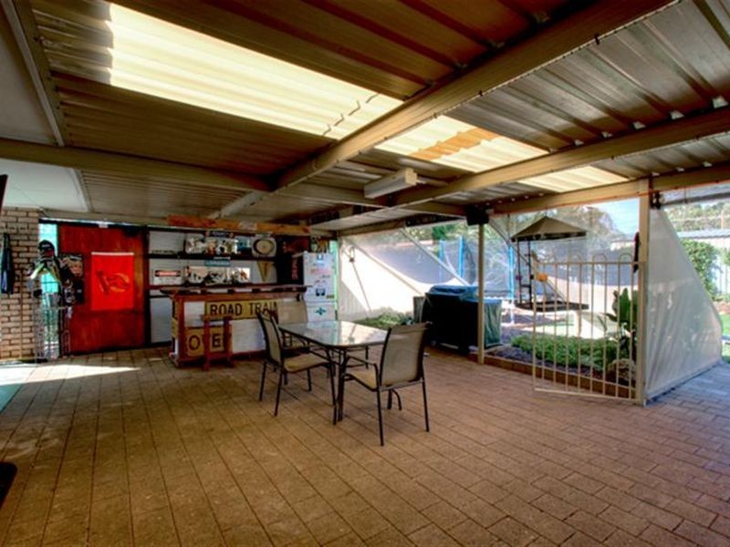 8 Larch Place, Forrestfield WA 6058