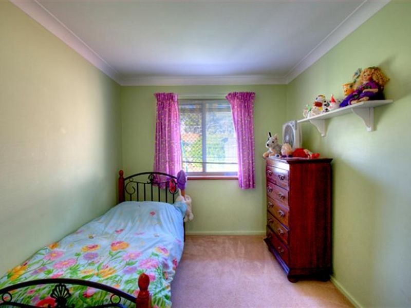 8 Larch Place, Forrestfield WA 6058