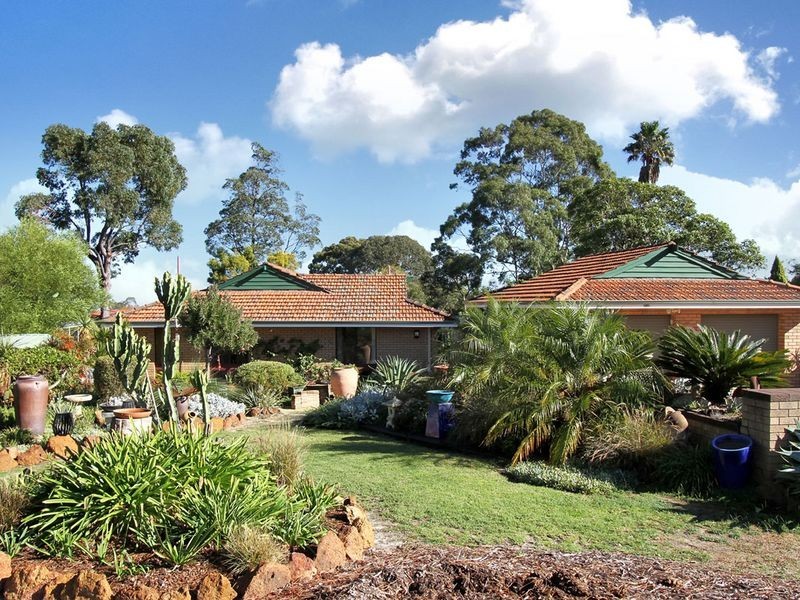 4 Dawn Road, Walliston WA 6076