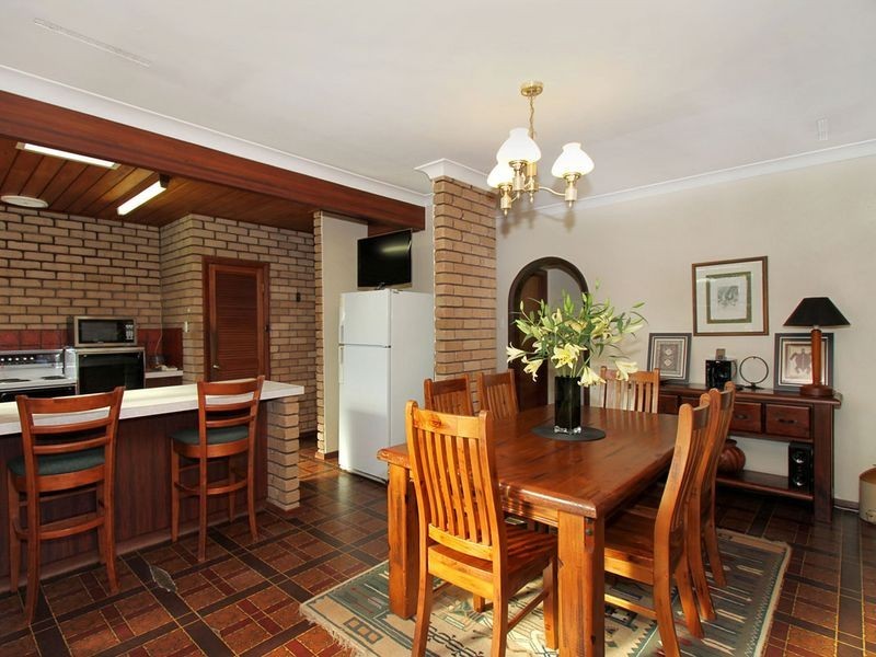 4 Dawn Road, Walliston WA 6076