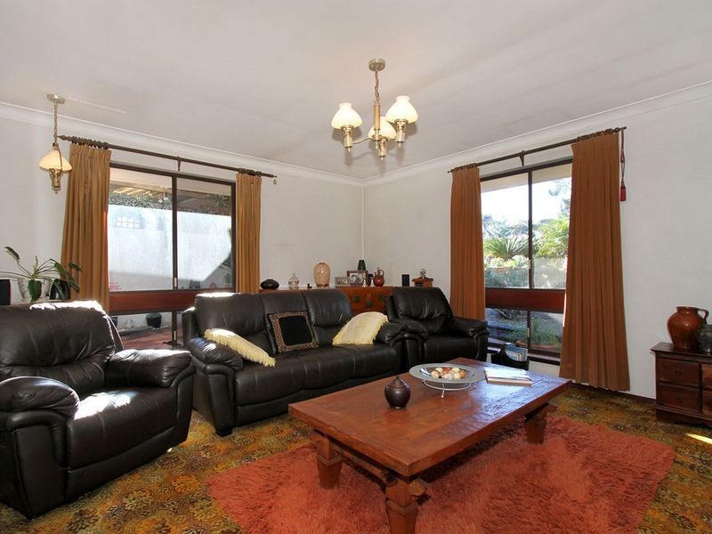 4 Dawn Road, Walliston WA 6076