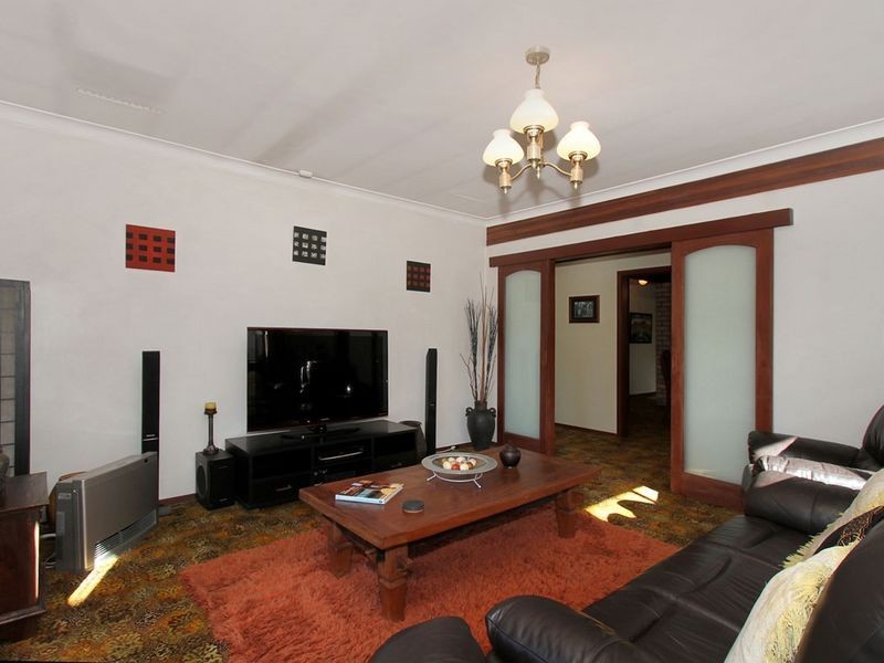 4 Dawn Road, Walliston WA 6076