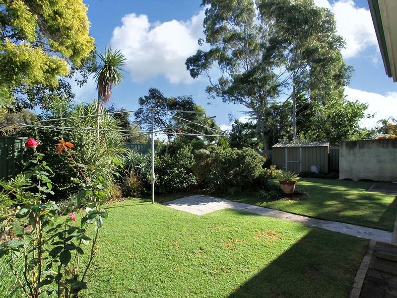 4 Dawn Road, Walliston WA 6076