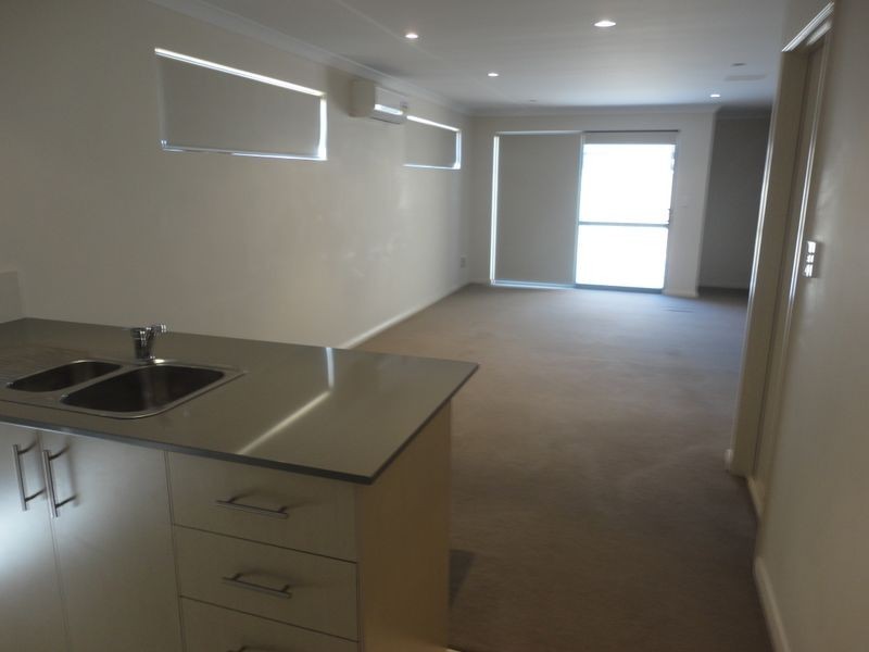 7/3 Spring Avenue, Midland WA 6056