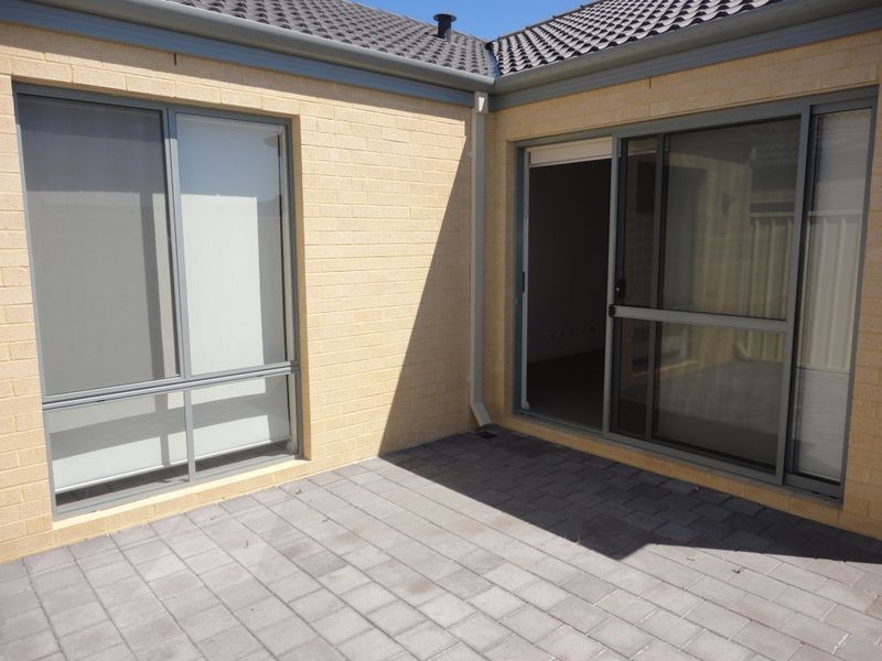7/3 Spring Avenue, Midland WA 6056