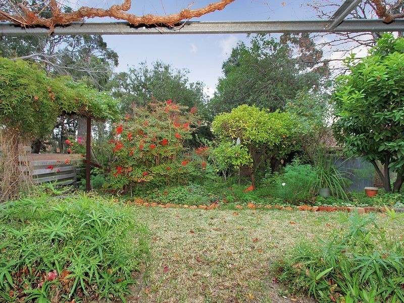 19B Railway Road, Kalamunda WA 6076
