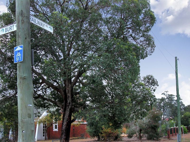 19B Railway Road, Kalamunda WA 6076