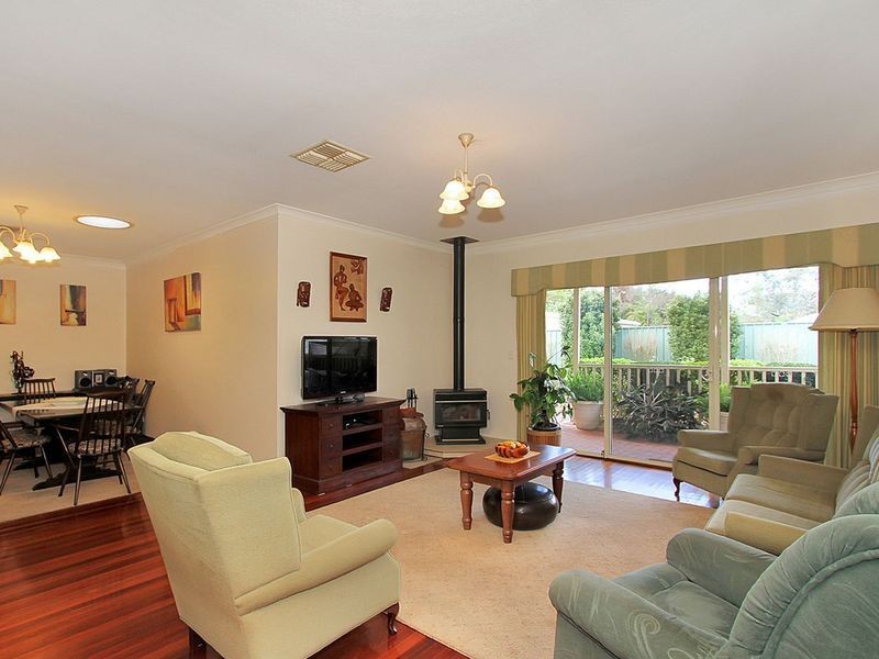 4 Keats Road, Gooseberry Hill WA 6076