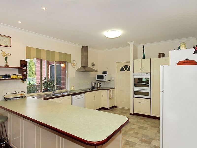 4 Keats Road, Gooseberry Hill WA 6076