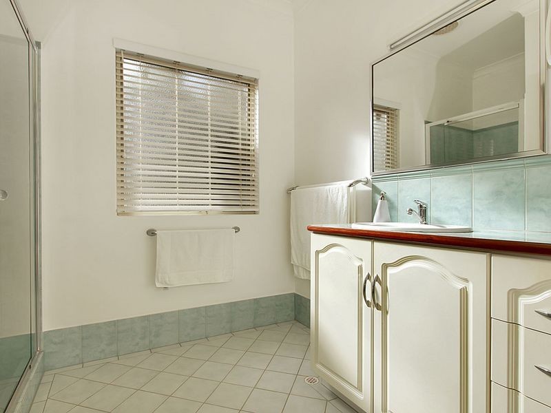 4 Keats Road, Gooseberry Hill WA 6076