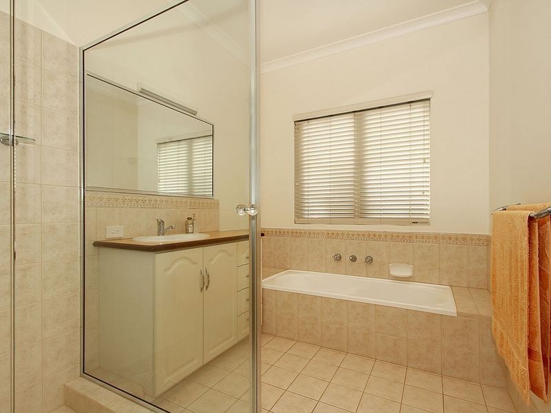 4 Keats Road, Gooseberry Hill WA 6076