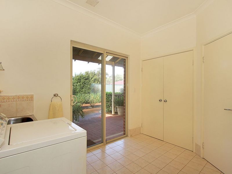 4 Keats Road, Gooseberry Hill WA 6076