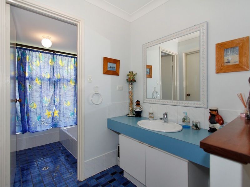 2 Maxine Court, Lesmurdie WA 6076