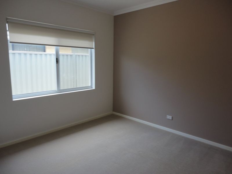 112 Piara Drive, Piara Waters WA 6112