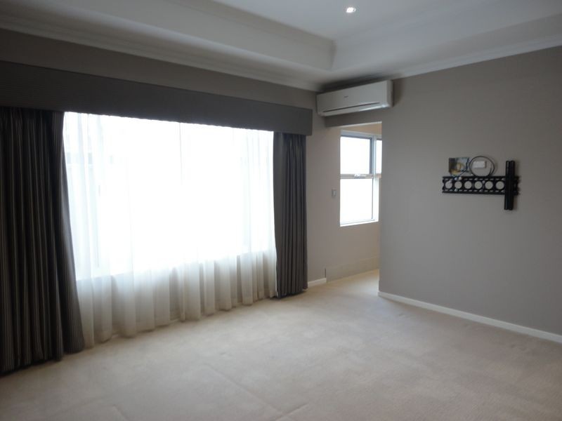 112 Piara Drive, Piara Waters WA 6112