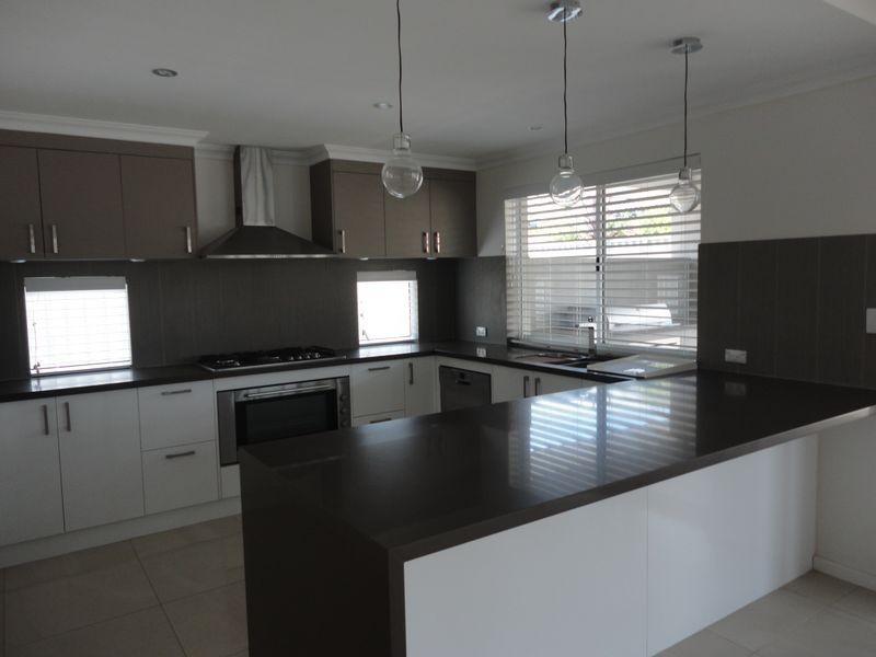112 Piara Drive, Piara Waters WA 6112