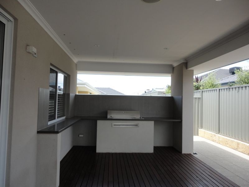 112 Piara Drive, Piara Waters WA 6112