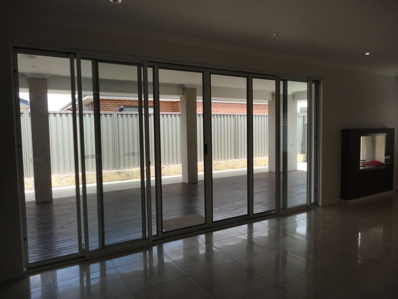 112 Piara Drive, Piara Waters WA 6112