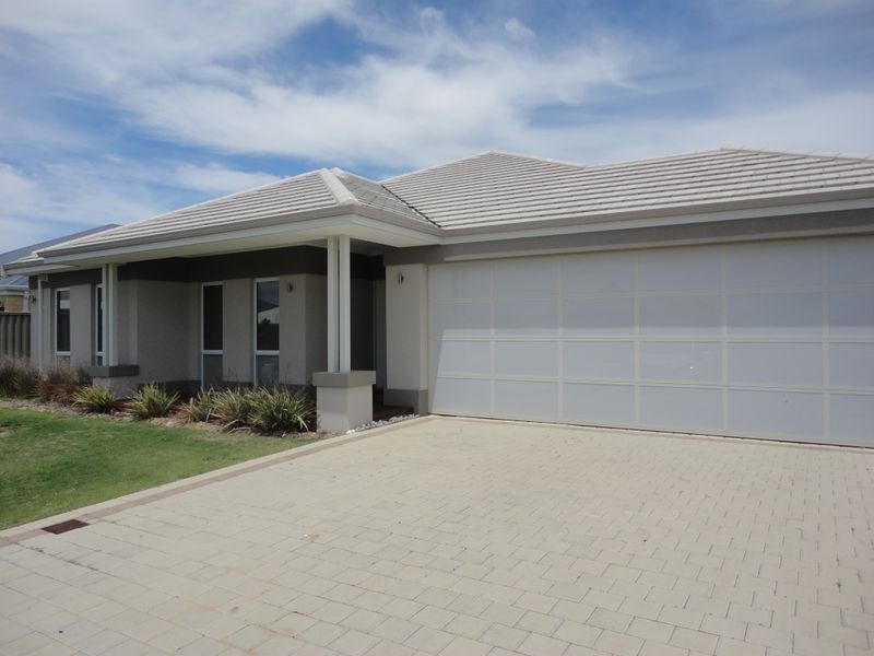 112 Piara Drive, Piara Waters WA 6112
