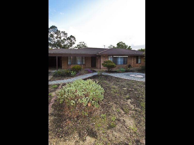 17 Heslop Road, Lesmurdie WA 6076