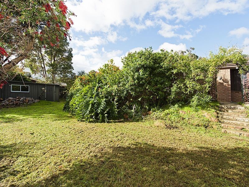 17 Heslop Road, Lesmurdie WA 6076