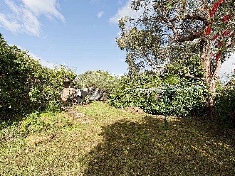 17 Heslop Road, Lesmurdie WA 6076
