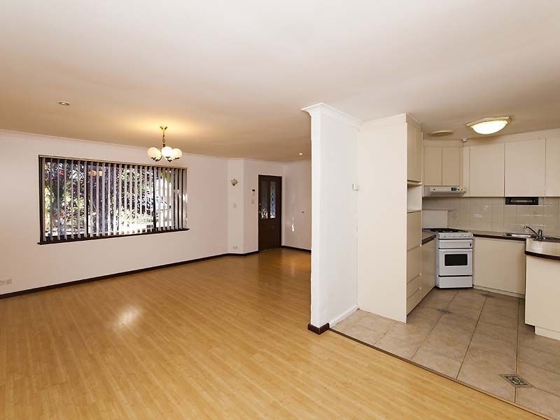 11 Diosma Way, Forrestfield WA 6058