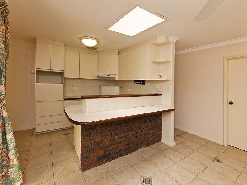 11 Diosma Way, Forrestfield WA 6058