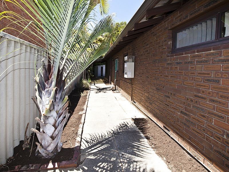 11 Diosma Way, Forrestfield WA 6058