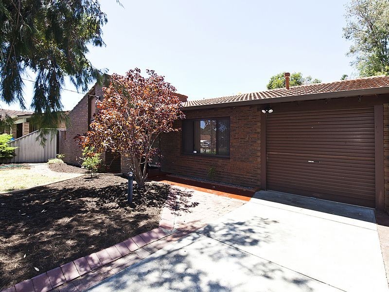 11 Diosma Way, Forrestfield WA 6058