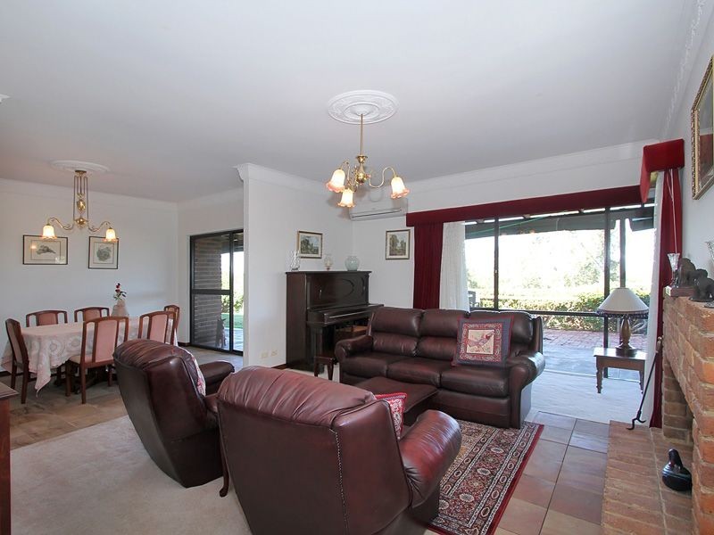 44 Honey Road, Forrestfield WA 6058