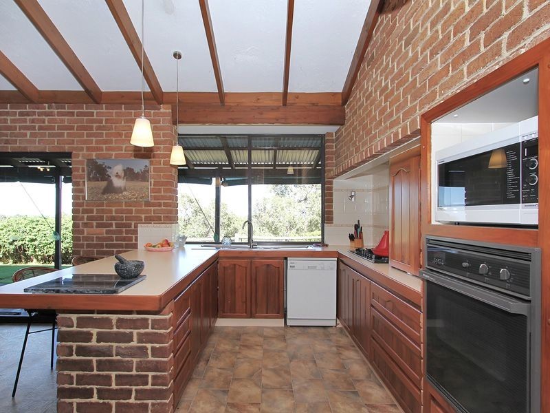 44 Honey Road, Forrestfield WA 6058