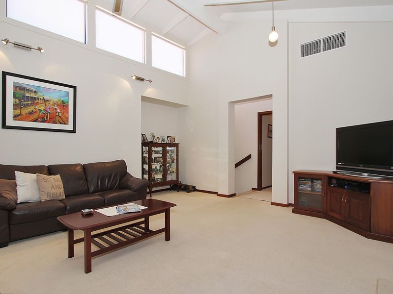 55 Nelson Crescent, Lesmurdie WA 6076