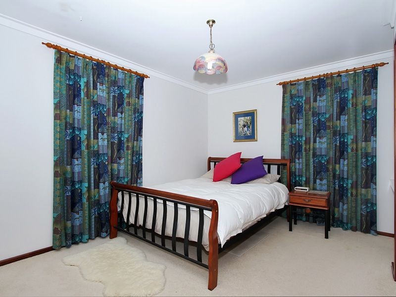 55 Nelson Crescent, Lesmurdie WA 6076