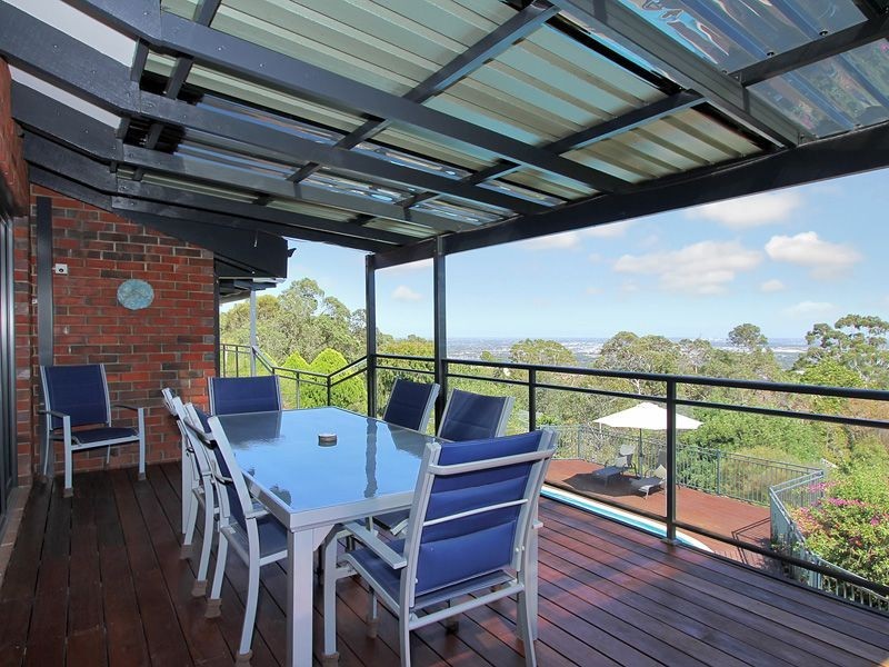 55 Nelson Crescent, Lesmurdie WA 6076