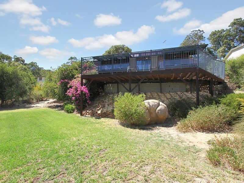 55 Nelson Crescent, Lesmurdie WA 6076