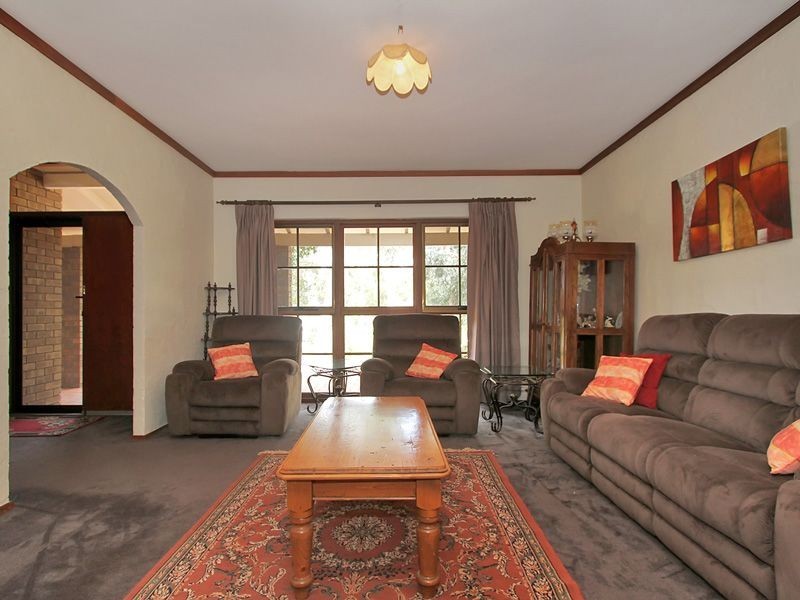 11 Northolt Street, Lesmurdie WA 6076