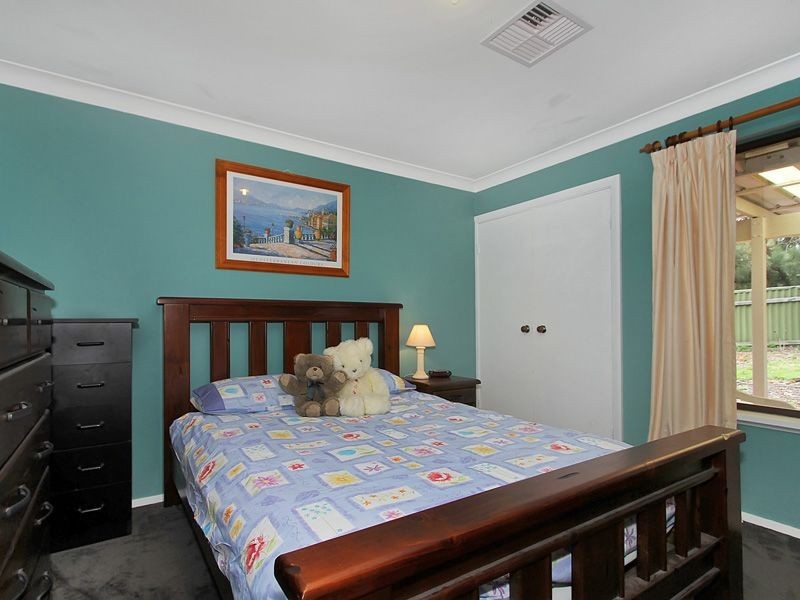 11 Northolt Street, Lesmurdie WA 6076