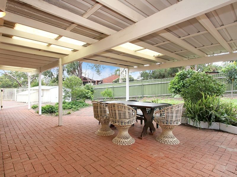 11 Northolt Street, Lesmurdie WA 6076