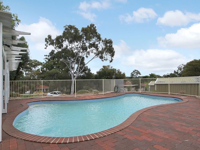 11 Northolt Street, Lesmurdie WA 6076