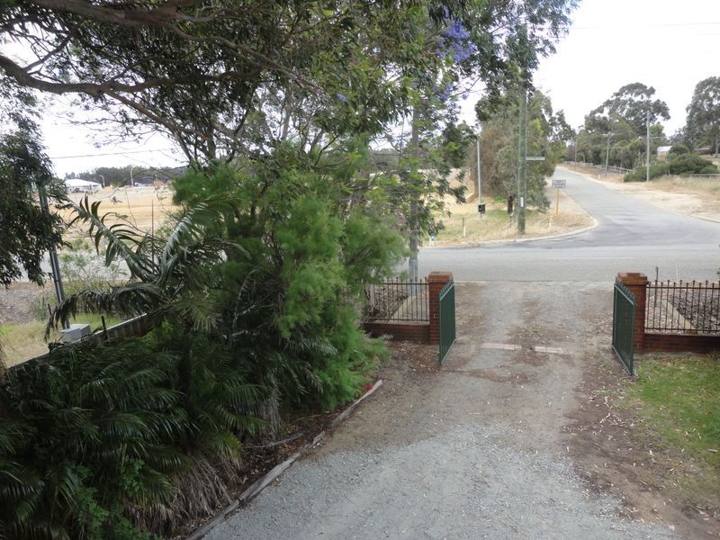 1272 Rowley Road, Darling Downs WA 6122