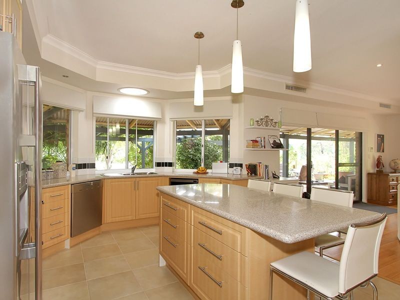 12 Lawley Road, Lesmurdie WA 6076