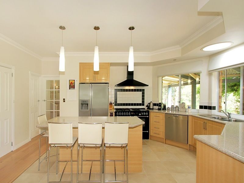 12 Lawley Road, Lesmurdie WA 6076