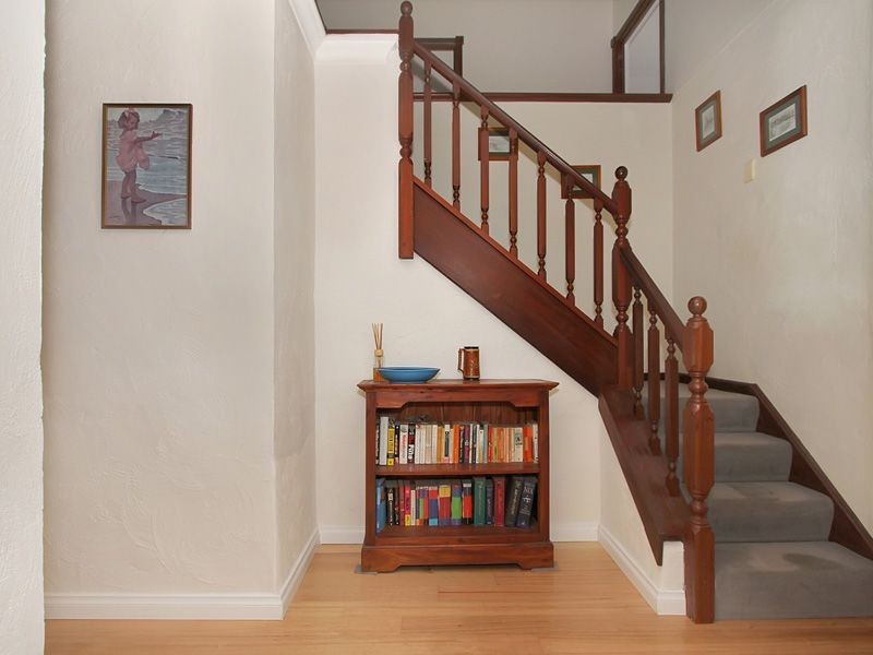 12 Lawley Road, Lesmurdie WA 6076