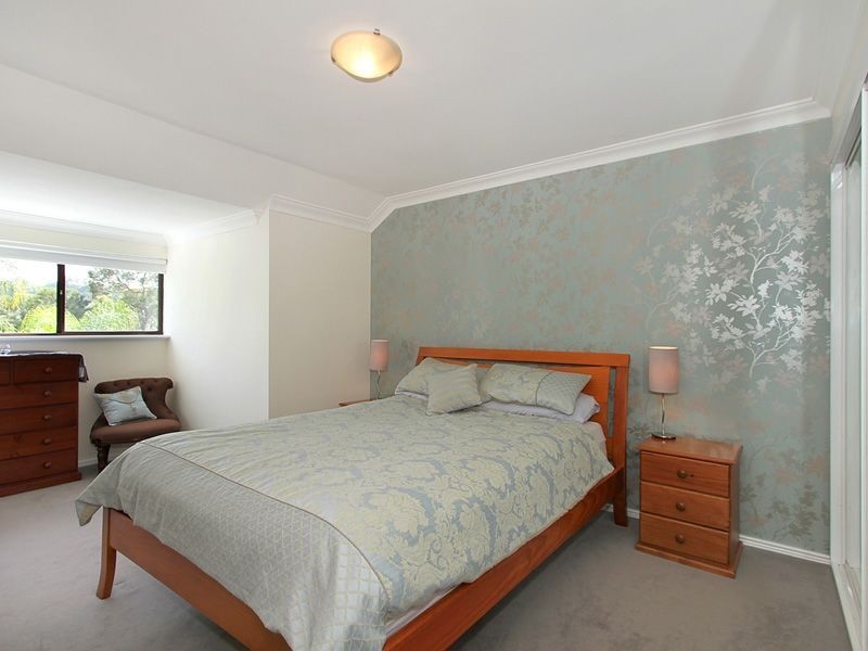 12 Lawley Road, Lesmurdie WA 6076