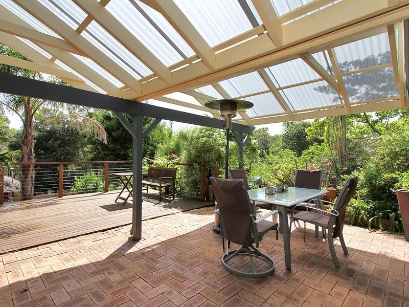 12 Lawley Road, Lesmurdie WA 6076