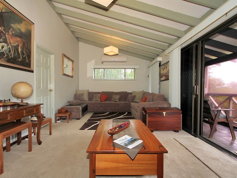 12 Prospect Crescent, Kalamunda WA 6076