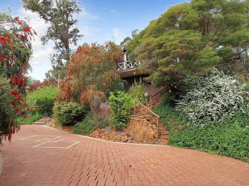 12 Prospect Crescent, Kalamunda WA 6076