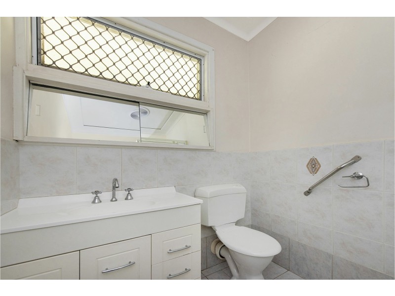 17 Kalbarri Street, Lesmurdie WA 6076