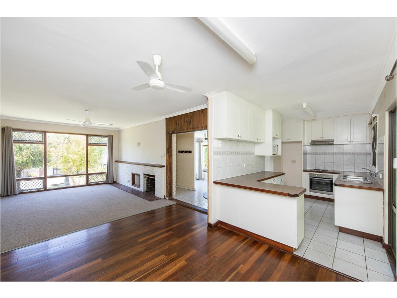 17 Kalbarri Street, Lesmurdie WA 6076